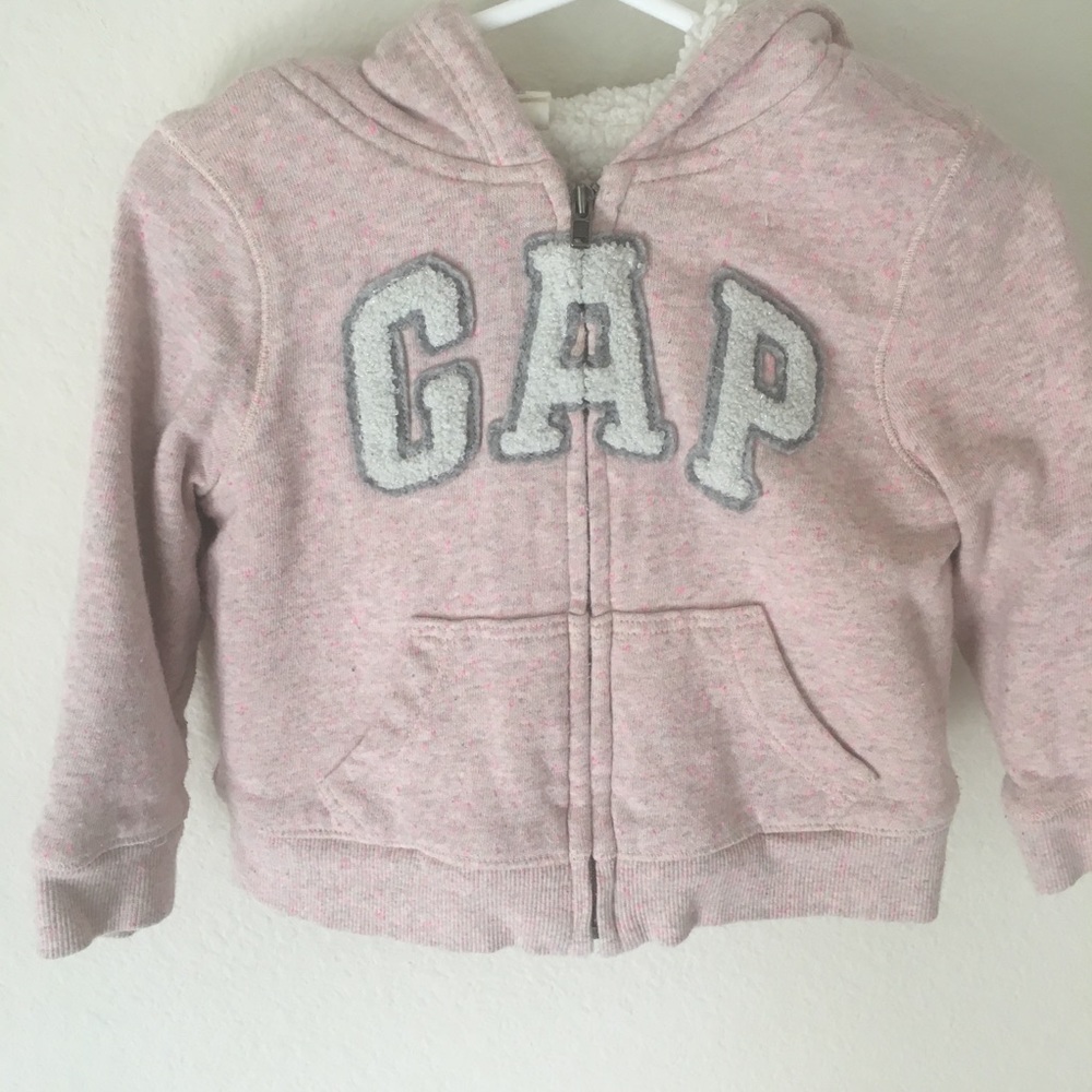 Gap sweater